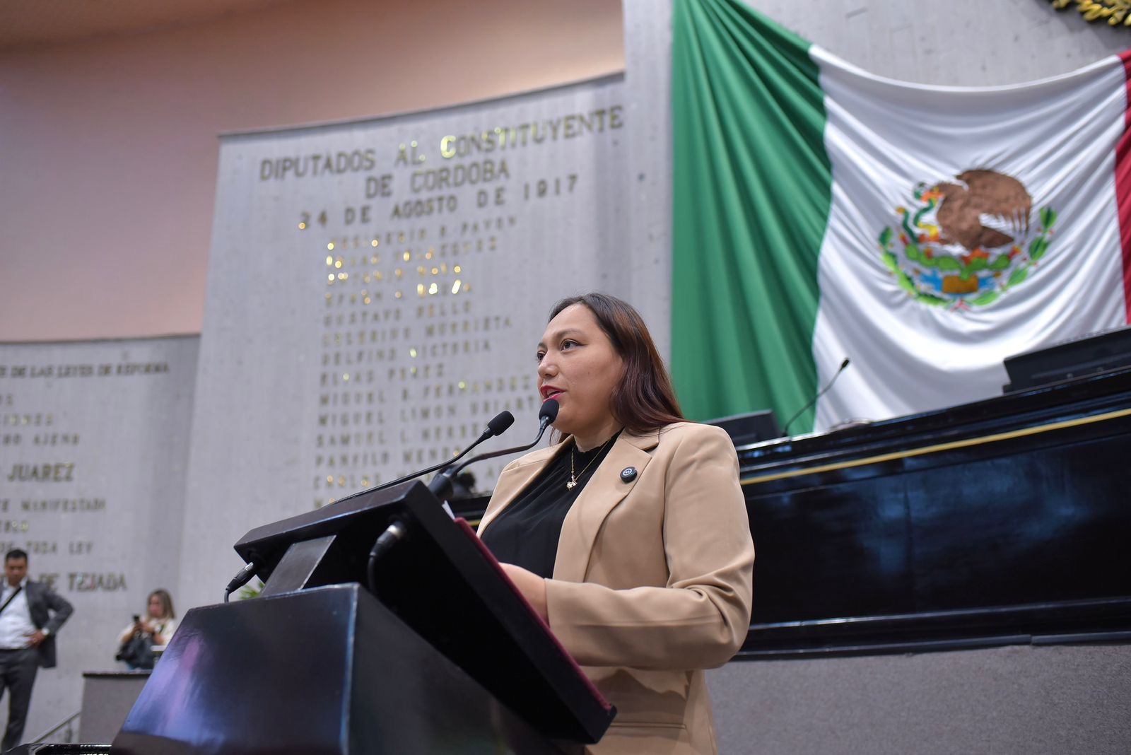 Llama diputada a ayuntamientos a participar en Mesas de Construcción de la Paz