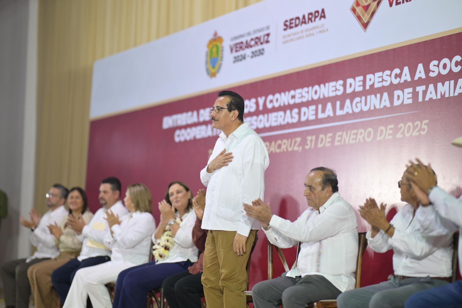 Más oportunidades para el sector pesquero: entregan permisos y concesiones en Tamiahua