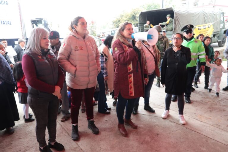 Segunda Caravana Abrigando Corazones llega a la sierra de Zongolica