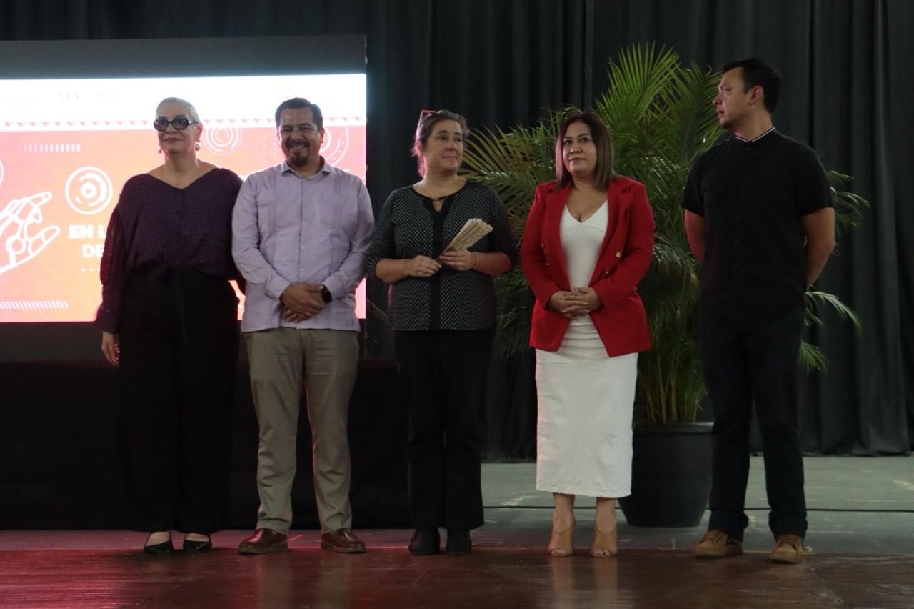 Actualiza SEV, en competencias digitales, a docentes de secundaria