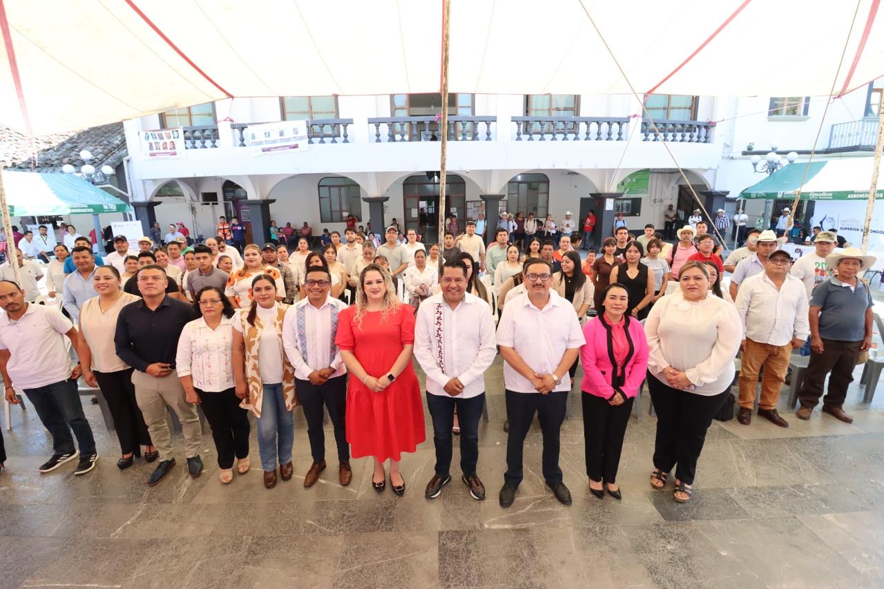 Caravana de Servicios llega con empleo y capacitación a Zongolica