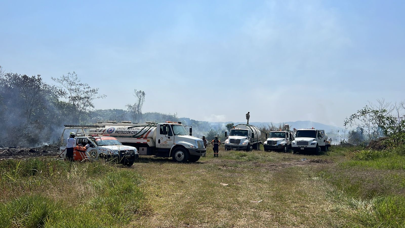 Trabajan coordinados para controlar emergencia en llantera de 20 de noviembre