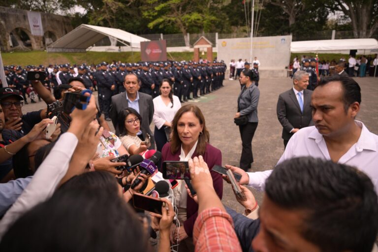 Gobernadora anuncia pago total al SAT sin nueva deuda y en 10 meses