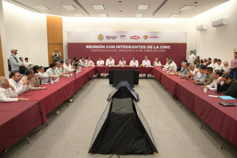 Rocío Nahle acelera obras en el sur de Veracruz con una inversión de mil mdp y asegura la generación de empleos